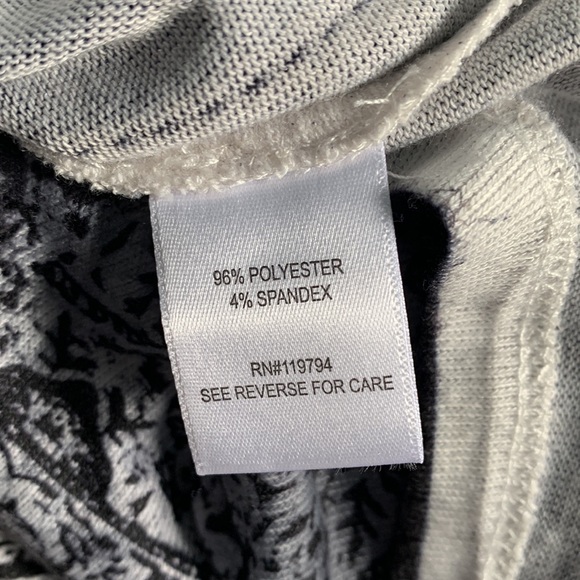 World Unity Star Ace Embellished Women’s Size M Black White Paisley Tunic Top - Picture 12 of 13